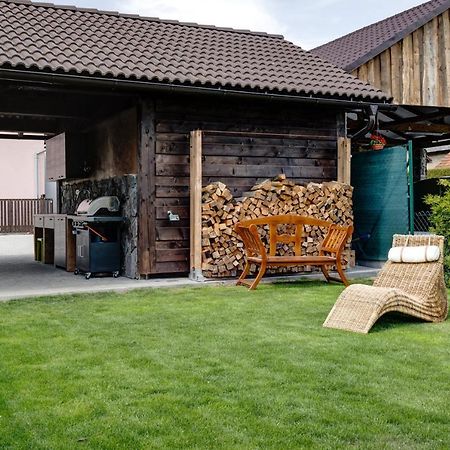 Rodinne Apartmany Alex & Gregor Bešeňová エクステリア 写真