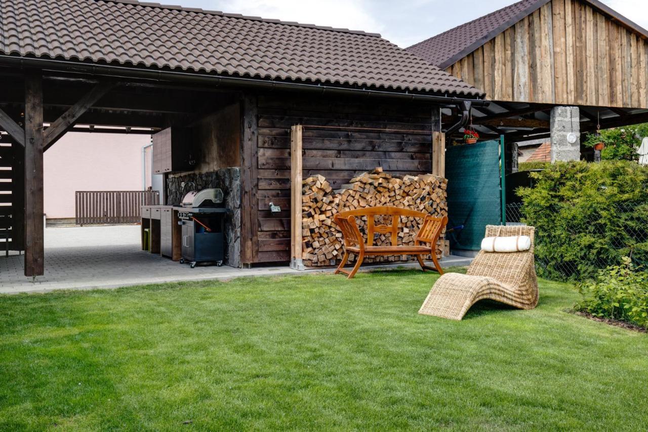Rodinne Apartmany Alex & Gregor Bešeňová エクステリア 写真
